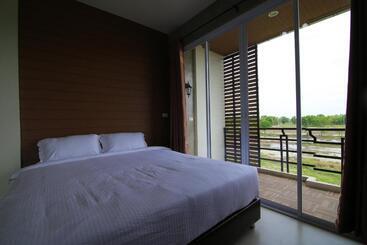 בית מלון כפרי Nava Resort