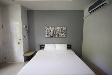 هتل The Resort Kabinburi