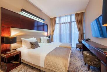 L`art Hotel Carei