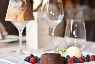 L`art Hotel Carei