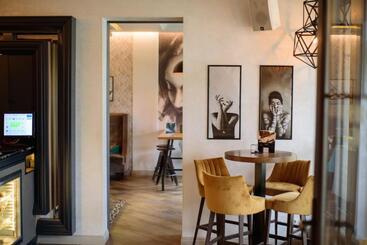 L`art Hotel Carei