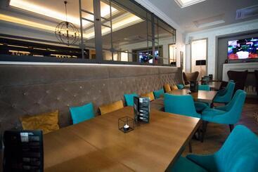L`art Hotel Carei