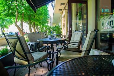 L`art Hotel Carei