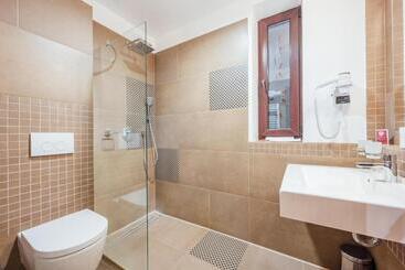 L`art Hotel Carei