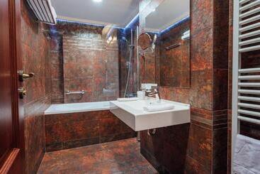 L`art Hotel Carei