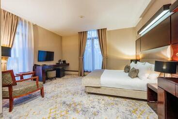 L`art Hotel Carei