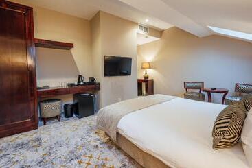 L`art Hotel Carei