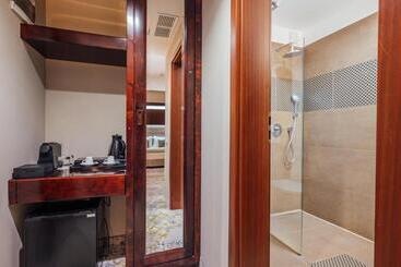 L`art Hotel Carei