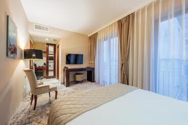 L`art Hotel Carei