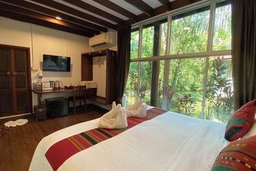 Maikaew Damnoen Resort