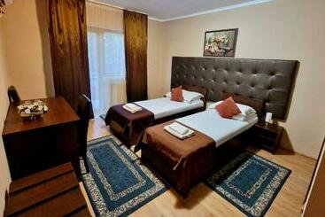 پانسیون Hanul Lui Bogdan Economy Inn