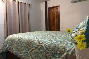 پانسیون Maa Damnoen B&b