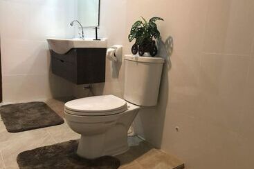 پانسیون Maa Damnoen B&b