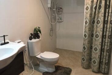 پانسیون Maa Damnoen B&b