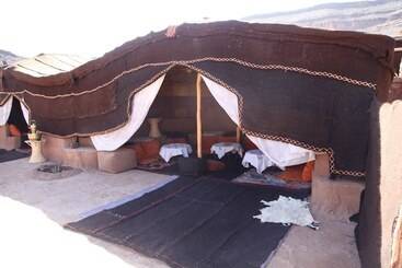 تختخواب و صبحانه Bivouac Des Aigles