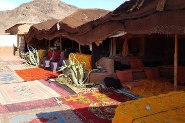 تختخواب و صبحانه Bivouac Des Aigles