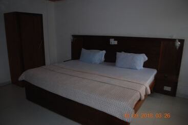 تختخواب و صبحانه Highlander Guest House