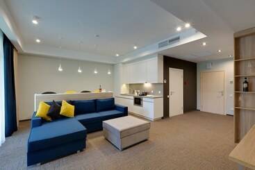 هتل Aurora Club Spa Resort