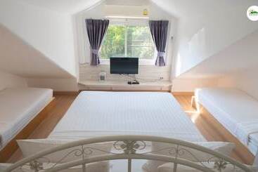 هتل Phukaew Resort & Adventure Park