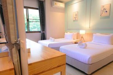 هتل Phukaew Resort & Adventure Park