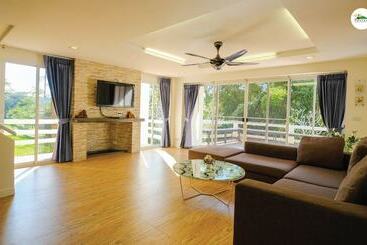 هتل Phukaew Resort & Adventure Park