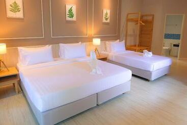 هتل Phukaew Resort & Adventure Park