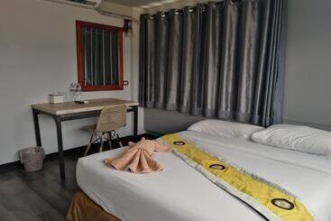 هتل Pimpimarn Beach