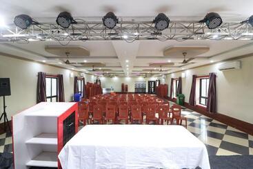 هتل O Prantika Banquet