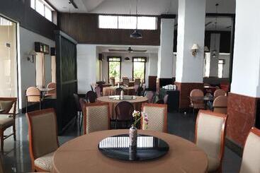 هتل Songphanburi