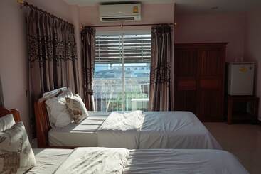 هتل Thonkla Happyhome