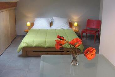 تختخواب و صبحانه Chambres D Hôtes Les Coquelicots