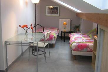 تختخواب و صبحانه Chambres D Hôtes Les Coquelicots