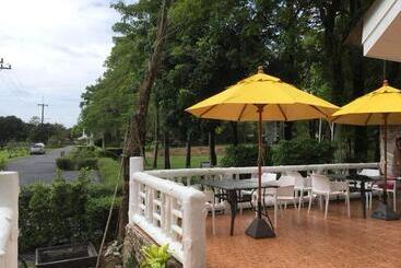 호텔 Home And Hill Resort