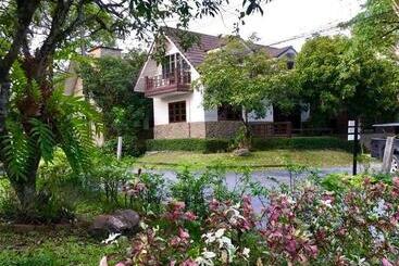 호텔 Home And Hill Resort
