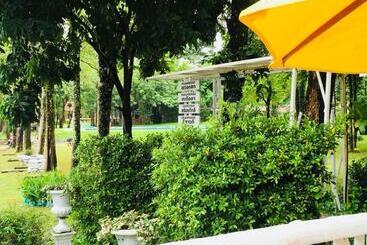 호텔 Home And Hill Resort