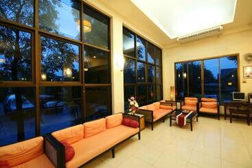 호텔 Home And Hill Resort
