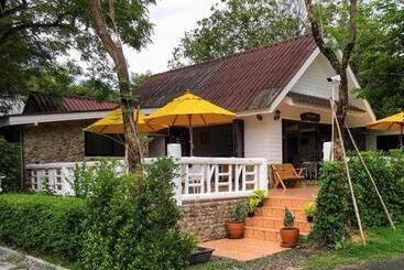 호텔 Home And Hill Resort