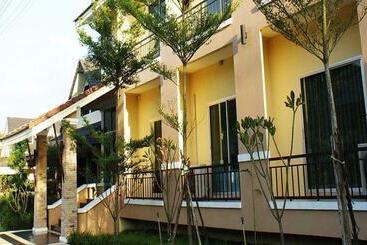 ホテル Home And Hill Resort