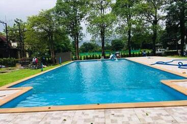 호텔 Home And Hill Resort
