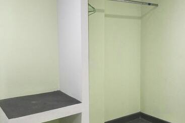 هتل Malee House