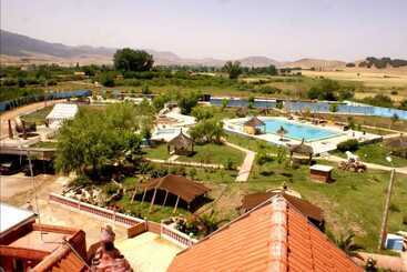 בית מלון כפרי Le Vallon Vert   Club Equestre