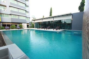 هتل The Park 304