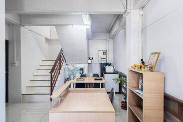 膳宿费 Freesia Guesthouse Klong Luang