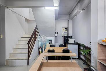 膳宿费 Freesia Guesthouse Klong Luang