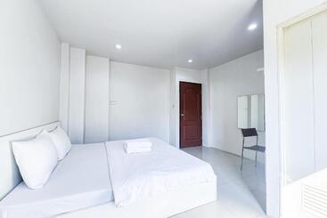 膳宿费 Freesia Guesthouse Klong Luang