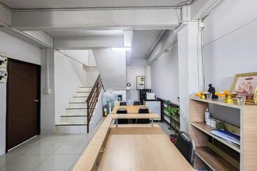 膳宿费 Freesia Guesthouse Klong Luang