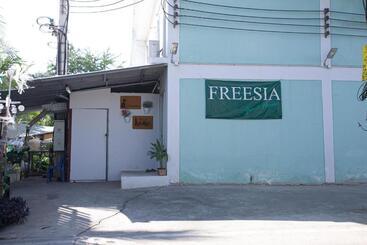 膳宿费 Freesia Guesthouse Klong Luang