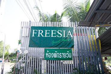 膳宿费 Freesia Guesthouse Klong Luang