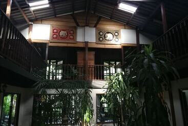 פנסיון Kumkhumsriwangchai Amphawa