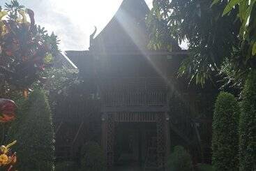 פנסיון Kumkhumsriwangchai Amphawa
